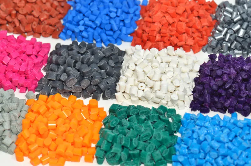 Brizganje polizdelkov iz plastike Slovenija
