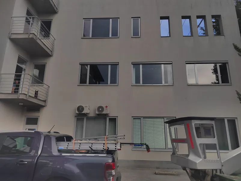 Čiščenje stekla na višini