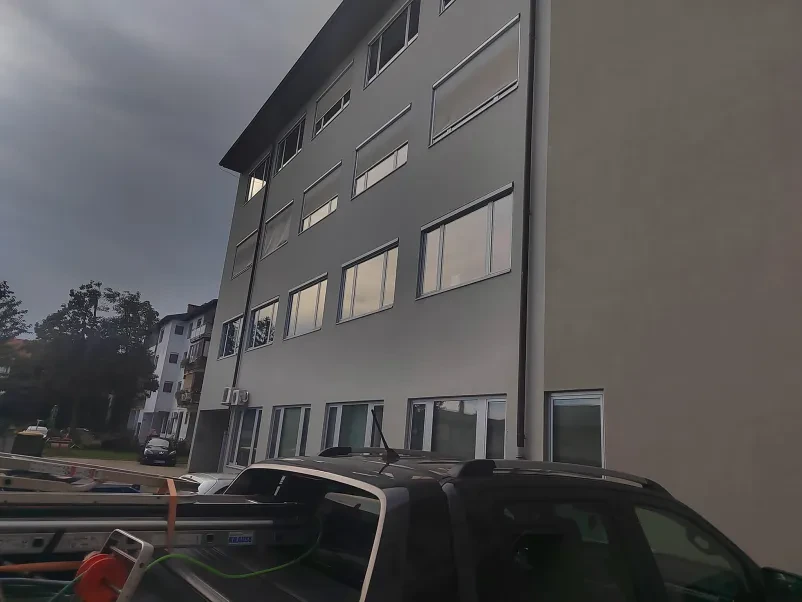 Poceni čiščenje stekla na višini