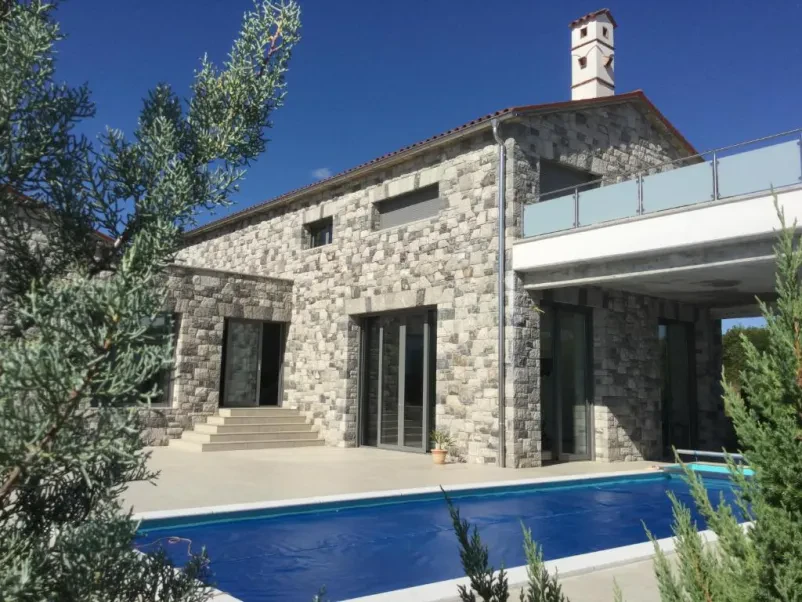 Villa mit Pool im Kras