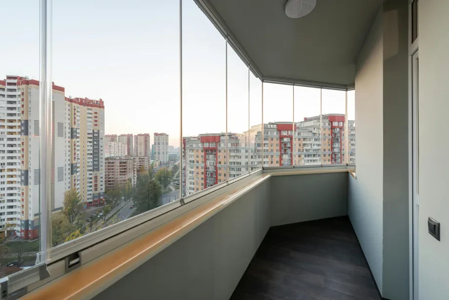 Ugodna drsna zasteklitev balkona