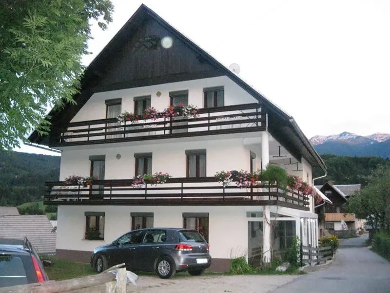 Družinski apartma ob Bohinjskem jezeru