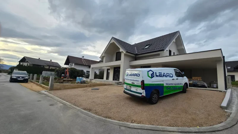 Adaptacije fasasde in objekta Kranj, okolica
