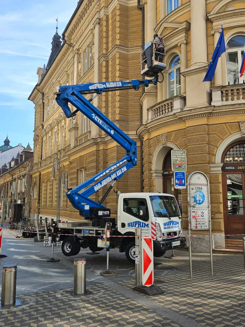Delo na višini z dvižno košaro Slovenija