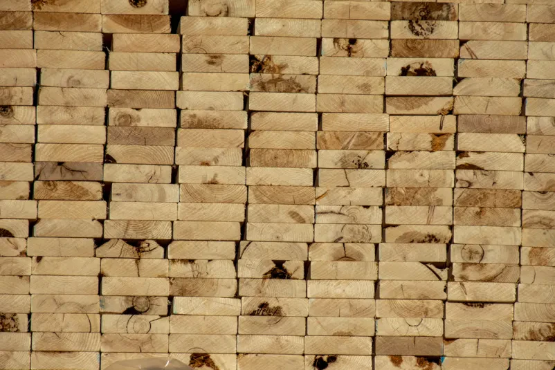 Kako prepoznati kvalitetne suhe deske za projekte v Posavju?