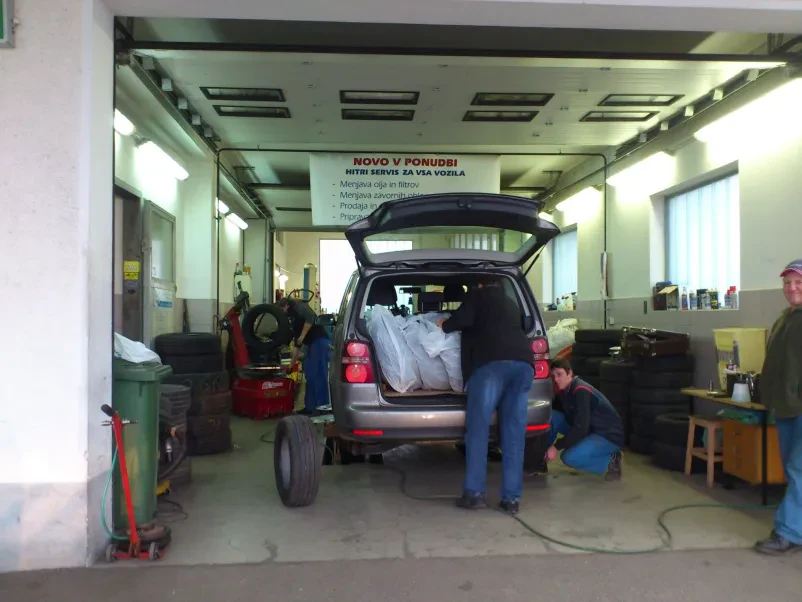 Menjava pnevmatik in servis Šentrupert