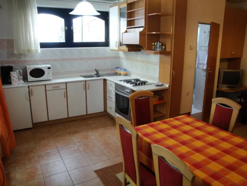 Kaj ponuja naš lep apartma za 5 in za 7 oseb v Ljubljani za večje skupine?