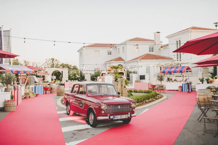 From Activities to Tastings: What the Stay Can Include