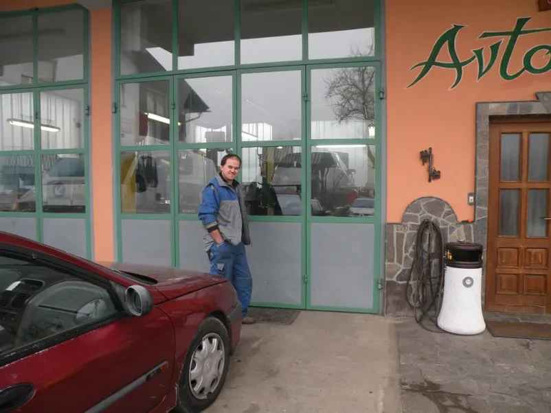 Ugoden servis vozil Komenda