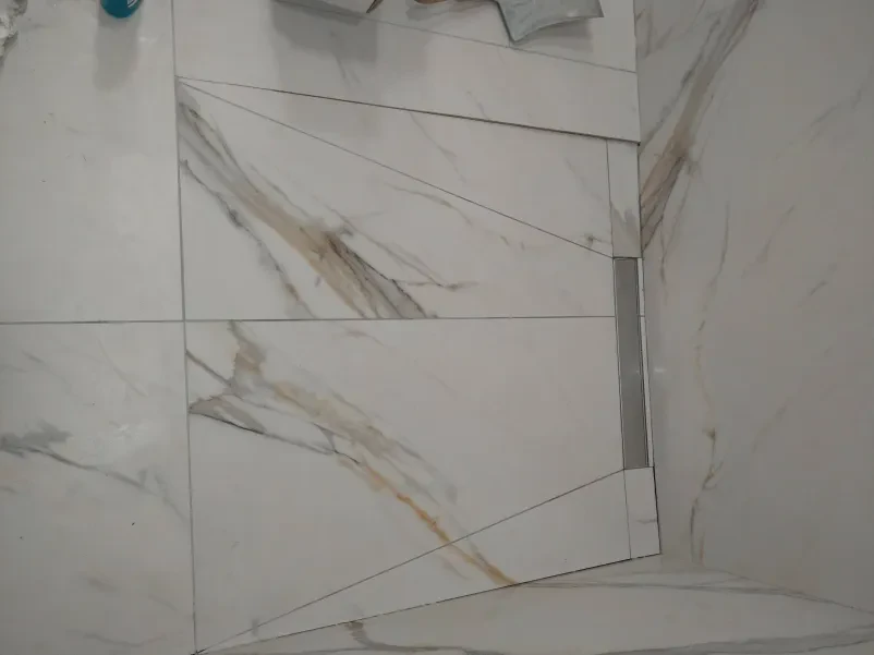 Celovita izvedba adaptacije kopalnice na Savinjskem