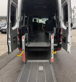Avtobusni in kombi prevozi oseb po tujini