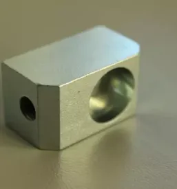 Avtomatsko CNC vrtanje