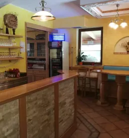 Nedeljska kosila in prostor za zakljucene druzbe idrija