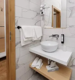 Ugodne nocitve crnomelj