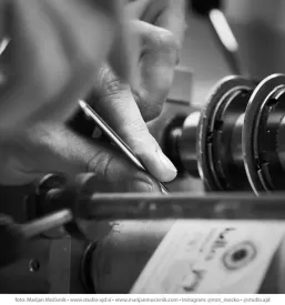 Production of wine labels Slovenija