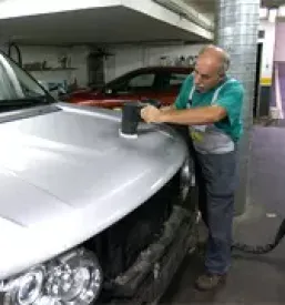 Popravilo avta pri avtokleparju Ljubljana Črnuče