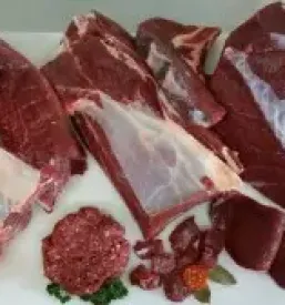 Domace goveje in svinjsko meso suhomesnati izdelki