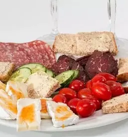 Kmečki suhomesnati izdelki Primorska