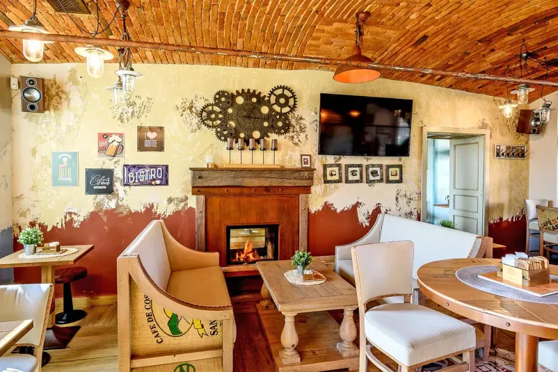 Kavarna Hiša Dob