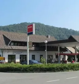 Prodaja tovornih in osebnih vozil slovenija
