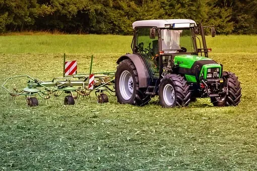 Kvaliteten servis in popravilo kmetijske mehanizacije Dolenjska