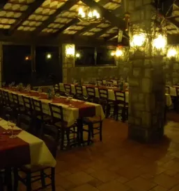 Turistična kmetija in domače jedi Kras