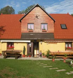 Turisticna kmetija s prenocisci litija