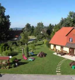 Turisticna kmetija s prenocisci litija