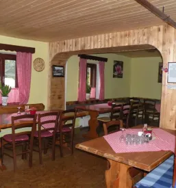 Turisticna kmetija s prenocisci litija
