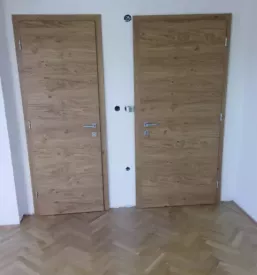 Ugodna notranja vrata v Osrednji Sloveniji