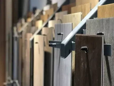 za polaganje lahko izberete različne barve in vzorce laminata