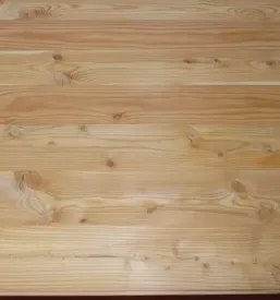 Ladijski pod alpski macesen