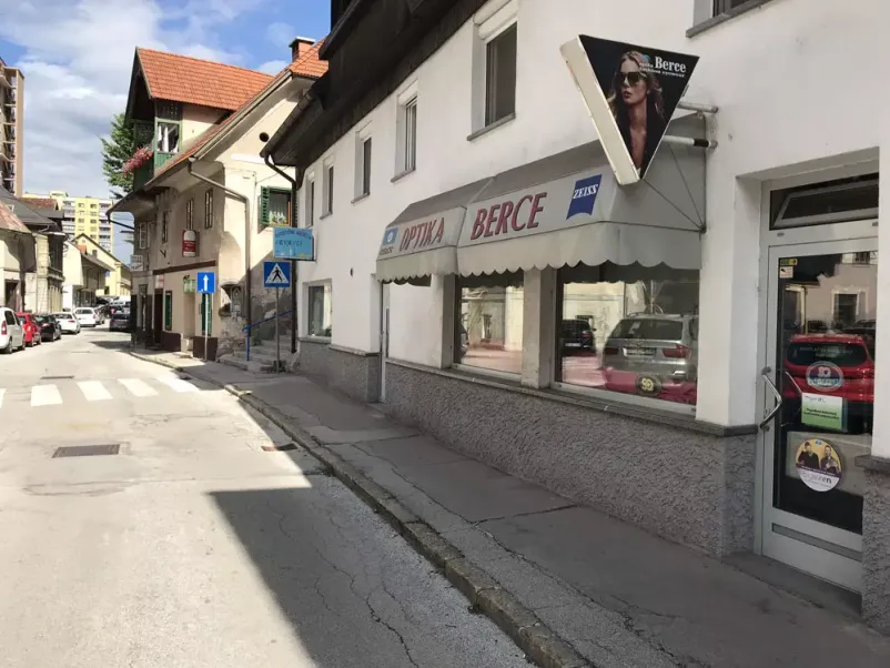Dobra optika Lesce, Jesenice