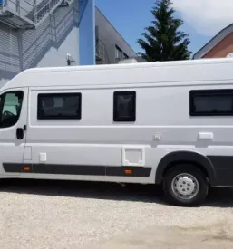 Custom made campers zvan