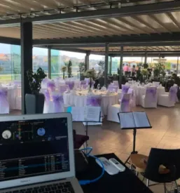 Kvaliteten DJ za elektronsko glasbo Slovenija