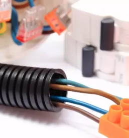 Kvalitetna industrijska elektromontaza slovenija
