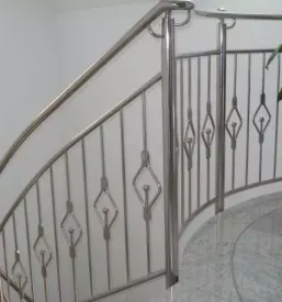 Dvoriščna vrata