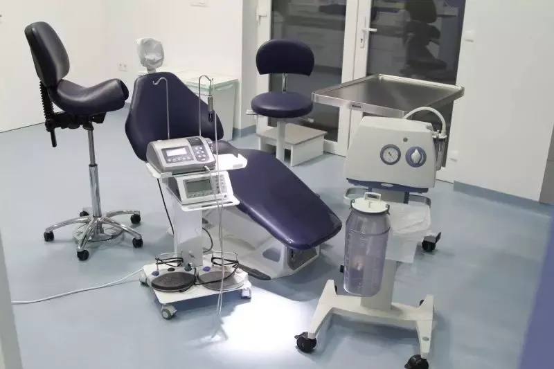 Zobni implantati
