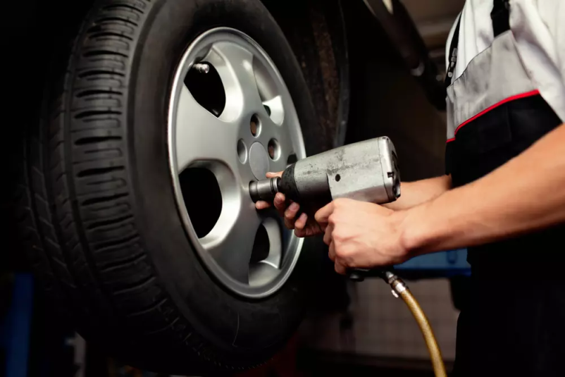 Good car repair shop and tire mounting services in Bled