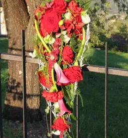Porocni cvetlicni aranzmaji