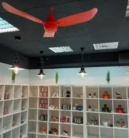 Trgovina s kavo in kavnimi pripomočki