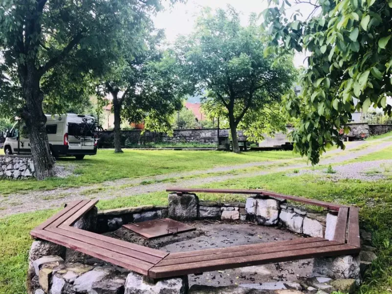 Prijazen avtokamp Razdrto
