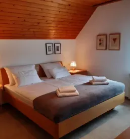 B&B