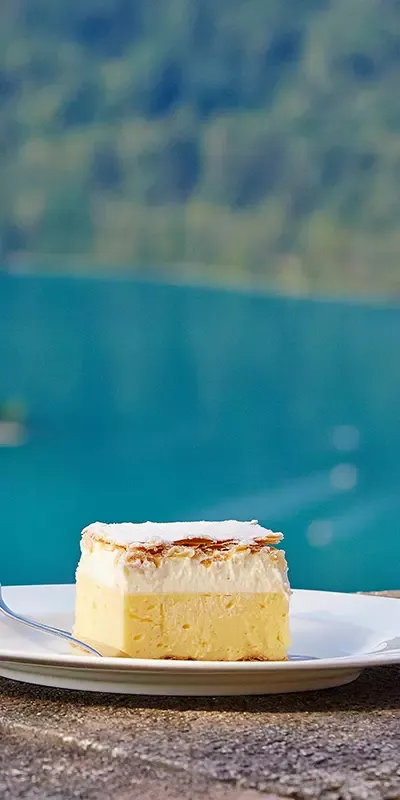 Prodaja blejskih kremšnit Slovenija