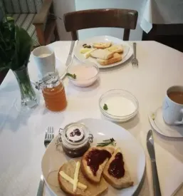 Sobe z domačim zajtrkom bližina blejskega jezera