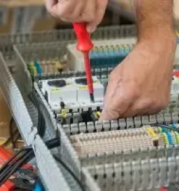 Elektroinštalater