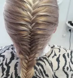 Dober frizerski salon v Lescah