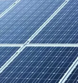 Monter sončnih elektrarn Primorska