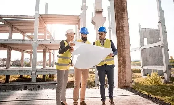 Učinkovita pomoč investitorjem v gradbeništvu Slovenija