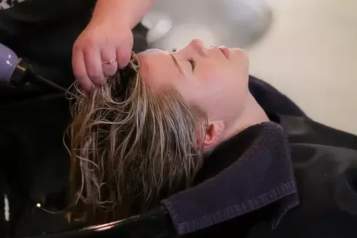 Iščete najboljši frizerski salon v Laškem, ki obvlada zahtevnejše tehnike? Obiščite nas!
